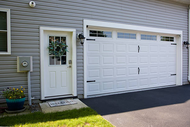 24/7 Emergency Garage Door Panel Replacement experts in Harvey, MI